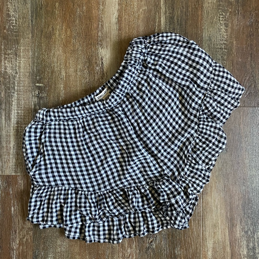 Billabong Loose Checkered Shorts!